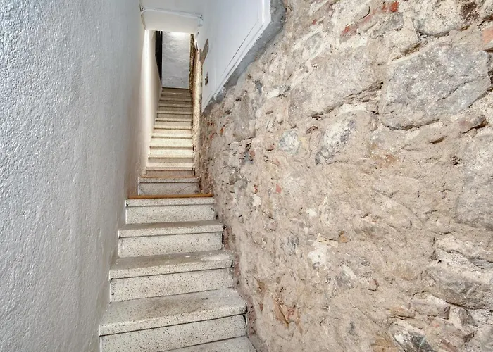 Old Side Two דירה ז'ירונה